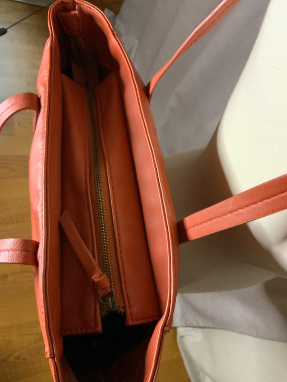 Universal Thread Tote - Picture 3 of 6